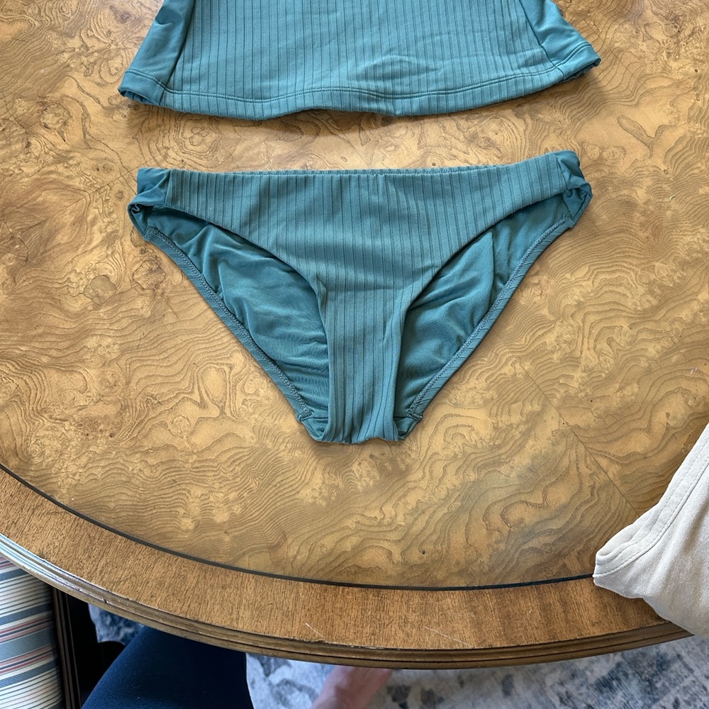 ATHLETA HIGH NECK RIBBED TANKINI - Picture 5 of 5